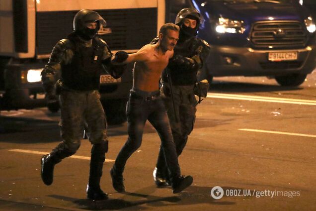 Акции протеста в Минске разгоняли пулями, гранатами и водометами. Видео с пострадавшими