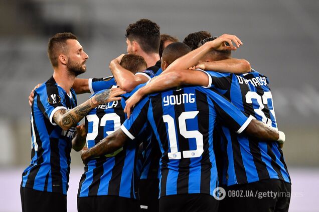 Игроки 'Интера' празднуют гол