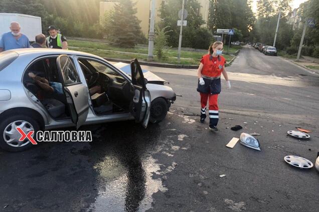 В Харькове легковушка влетела в машину скорой: у водителя сломаны обе ноги.  Фото ДТП | Расследования | OBOZ.UA