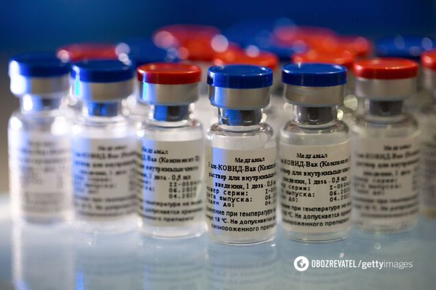 Ученые заметили 'аномалии' в тестах российской вакцины от COVID-19