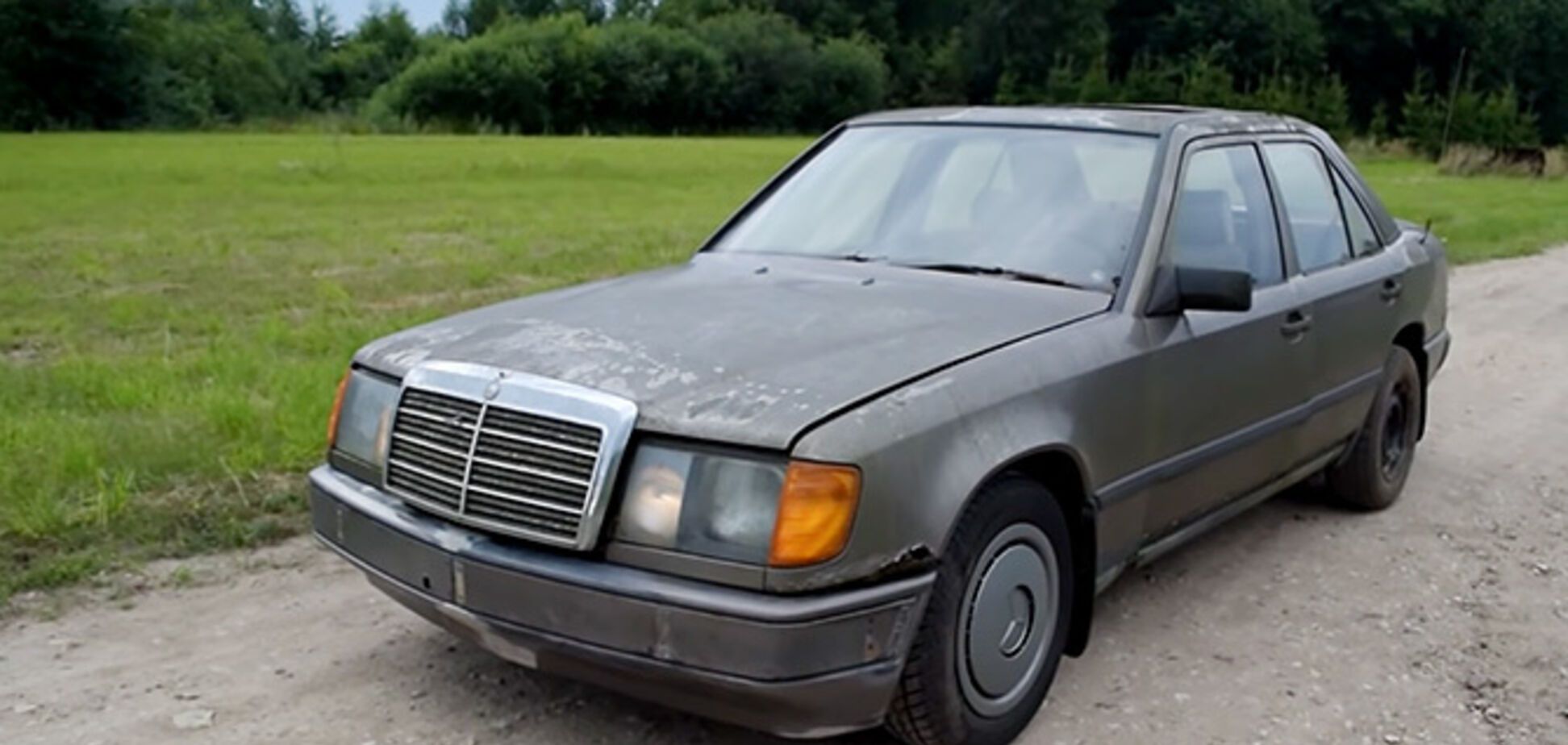 Старый седан Mercedes смог поехать после 16 лет 'клинической смерти'