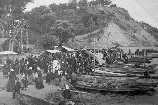 В Межигорье на месте, где Янукович обустроил пристань у резиденции, был рынок