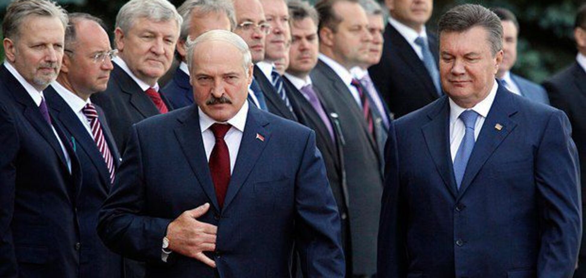 О чем Лукашенко следовало бы спросить у Януковича