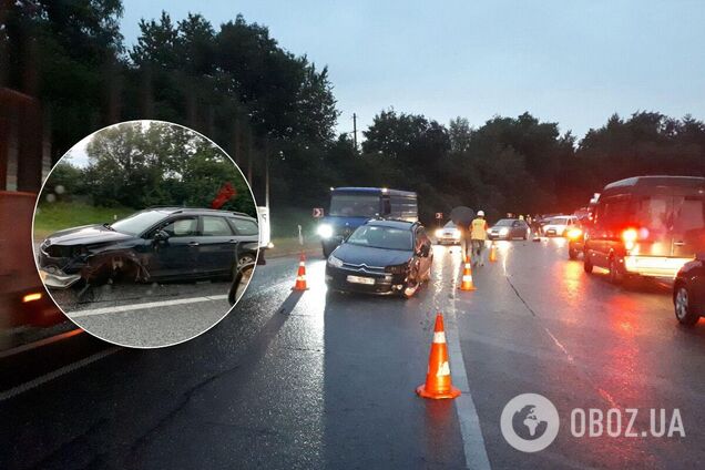 На Львовщине в тройном ДТП пострадали 8 человек. Фото и видео