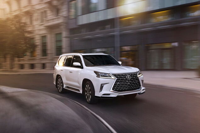 Lexus LX получил новую версию и обновленный спорт-пакет