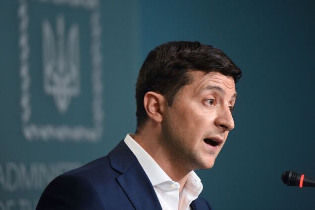 Зеленский призвал украинцев не ездить в Беларусь