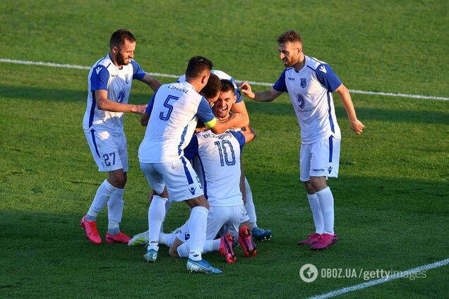 Игроки 'Дриты' празднуют гол