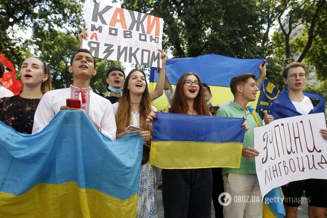 Абсолютное большинство украинцев выступают за единственный госязык