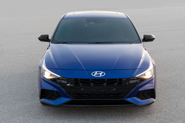 Hyundai представил спортивную версию Elantra N Line