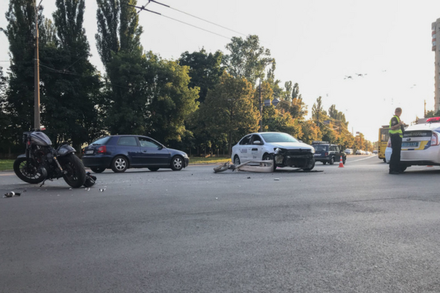 Тысячи киевлян потребовали решить проблему с парковками. Видео