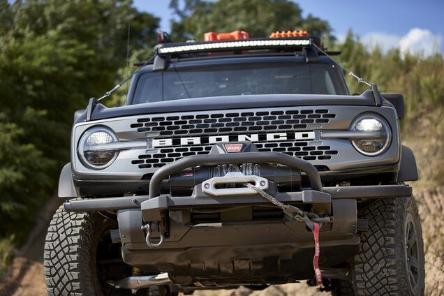 Ford решил эффектно отметить 55-летие модели Bronco
