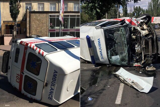 В Одессе перевернулся автомобиль скорой после столкновения с внедорожником