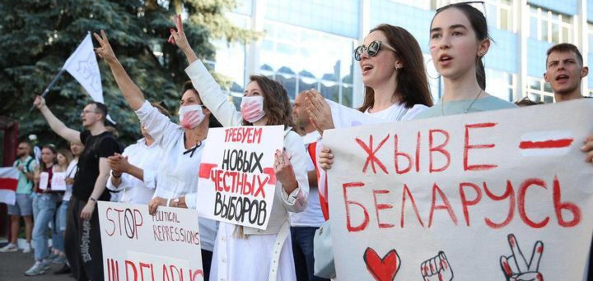 Найбільший телерадіохолдинг Білорусі оголосив про страйк: туди терміново прибув ОМОН