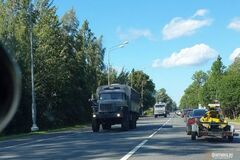 У Росії в напрямку Білорусі зафіксували колону військової техніки (фото: Фонтанка)
