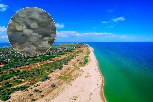 Море в Бердянську заполонили медузи