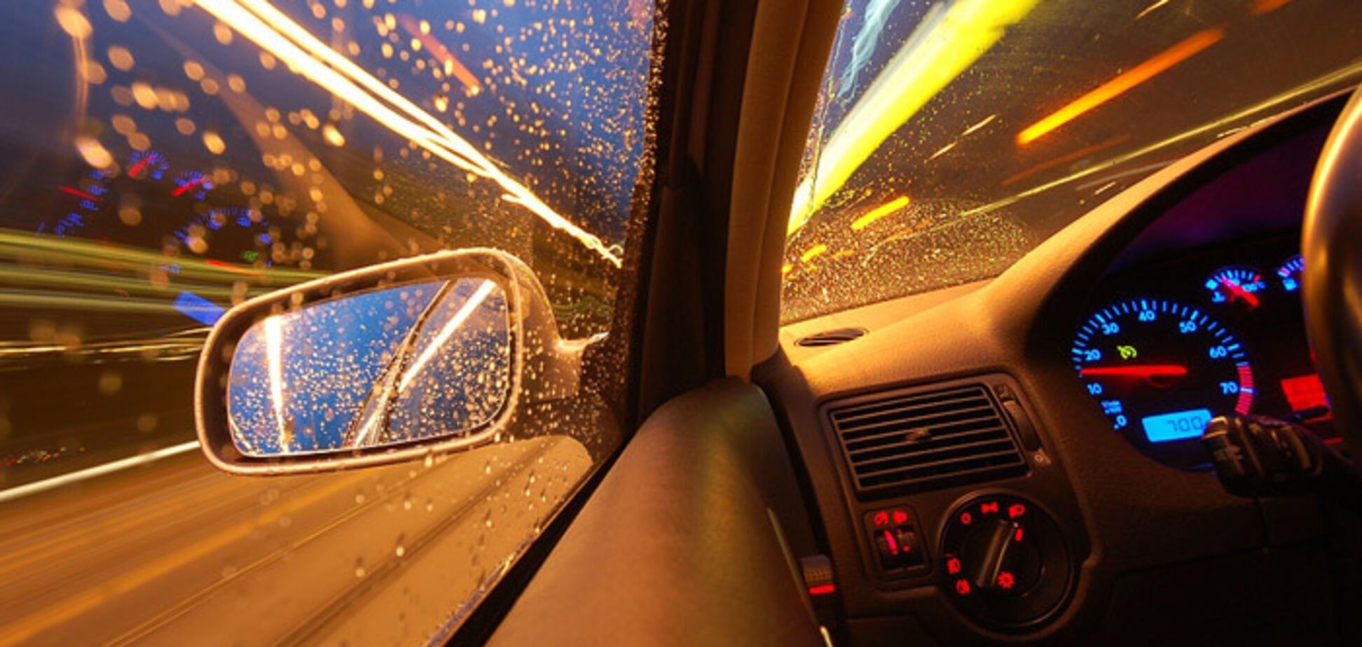 Патрульные показали 'рекордсмена', который нарушил ПДД 28 раз в неделю. Иллюстрация