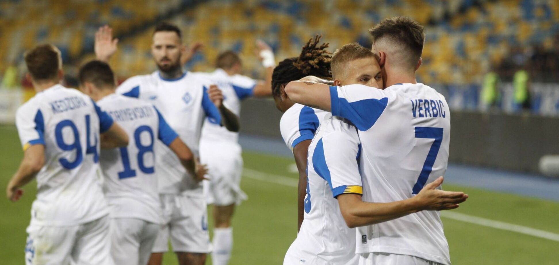 Гравці 'Динамо' святкують забитий гол