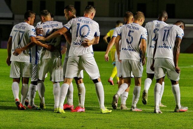 'Динамо' Брест святкує гол у ворота 'Астани'