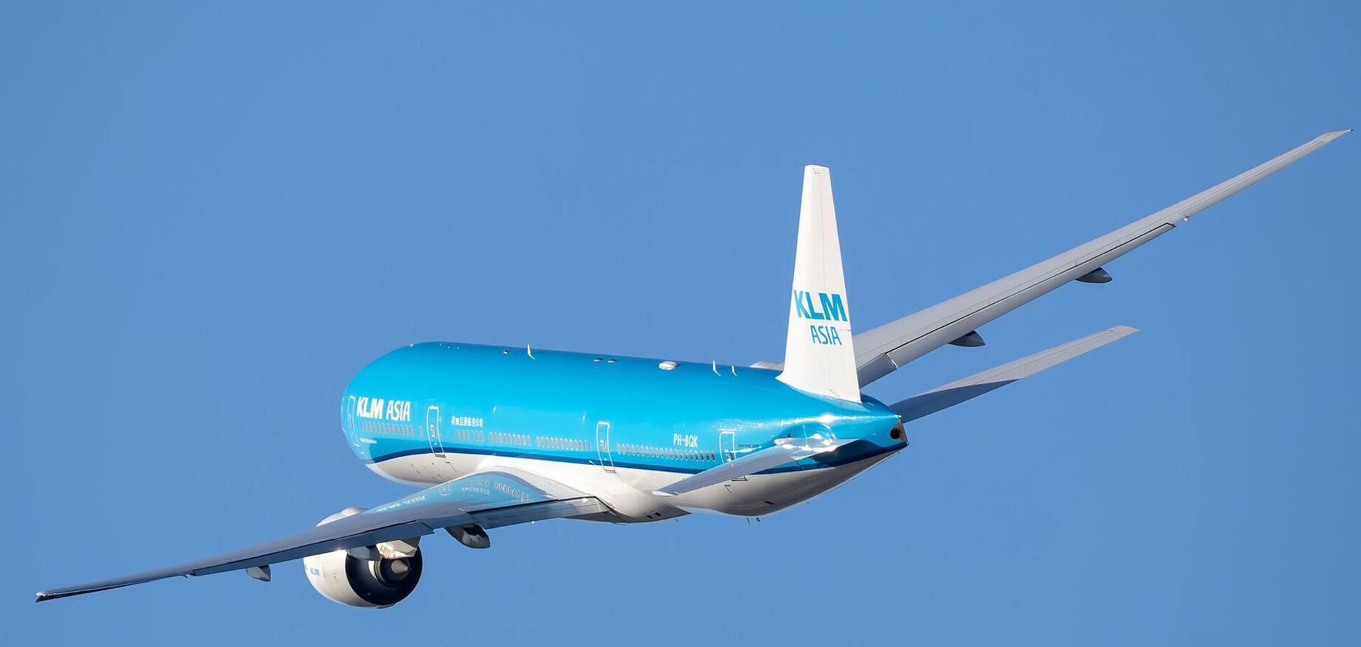 На борту літака компанії KLM сталася бійка через маски