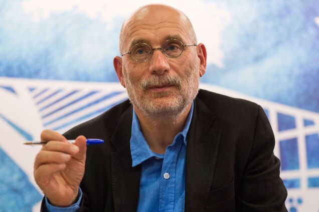 Борис Акунин