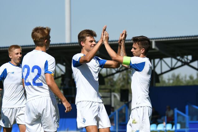 Игроки 'Динамо' U-21 празднуют забитый гол