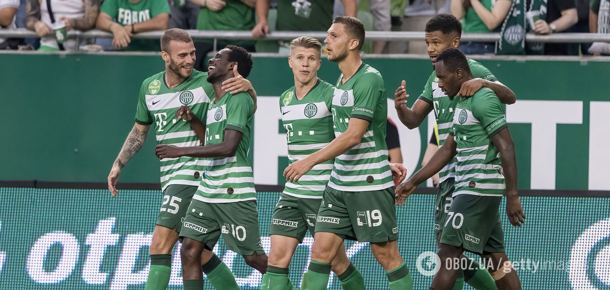 Игроки 'Ференцвароша' празднуют гол