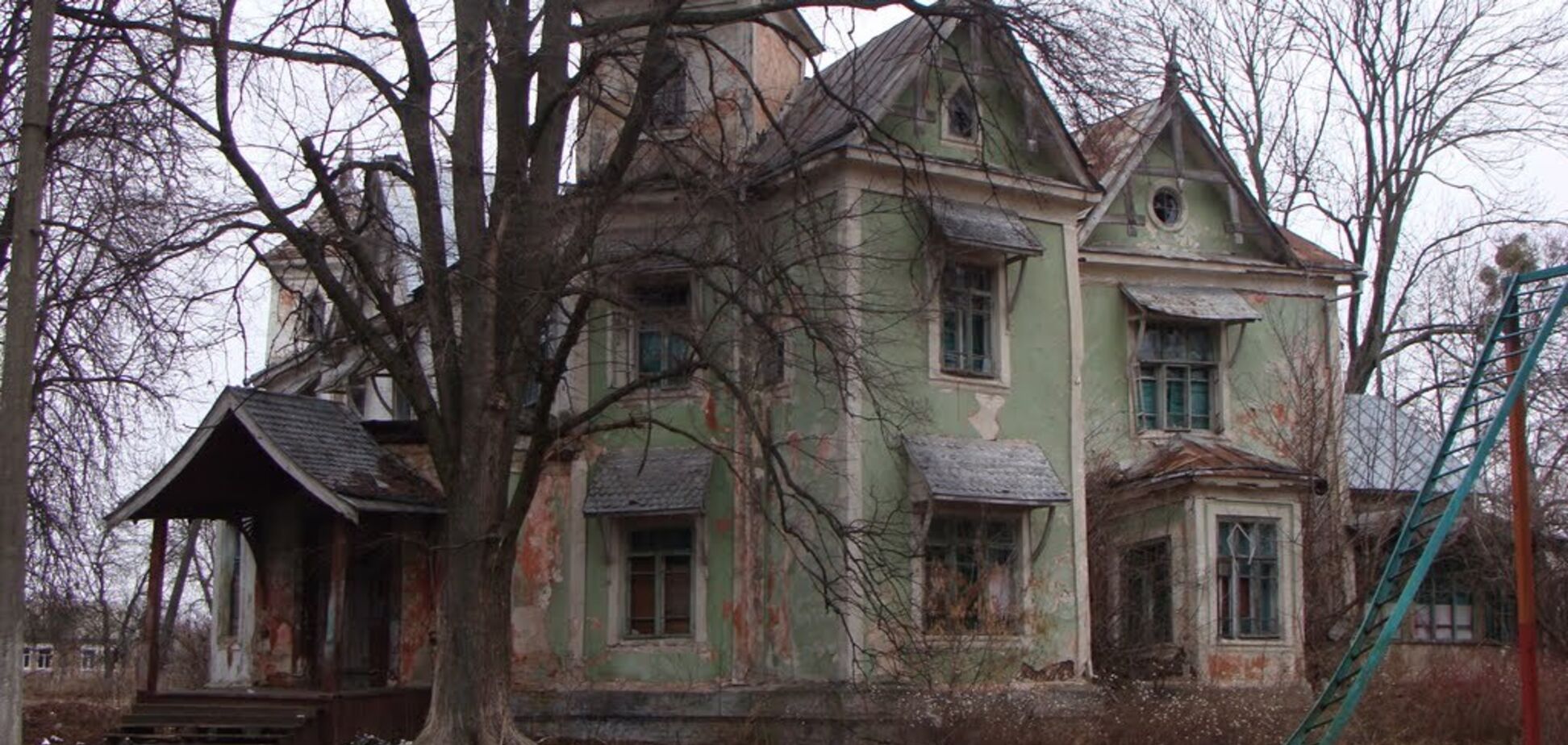 Заброшенный дом под Киевом оказался известным имением
