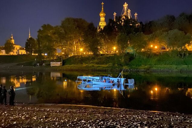 В России затонул теплоход: на борту находилось 25 человек. Фото