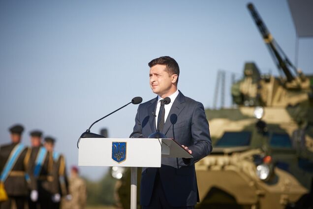 Зеленский поблагодарил ВСУ и передал новое вооружение