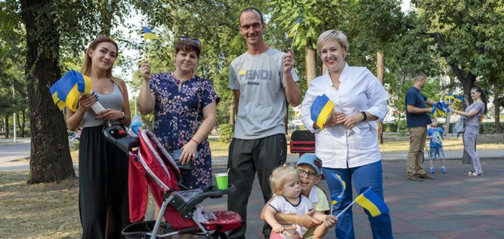 В Каменском отметили День Государственного флага