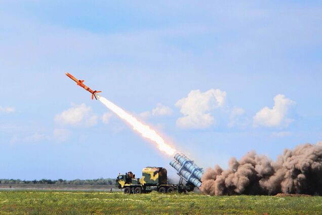 ВСУ приняли на вооружение мощный ракетный комплекс