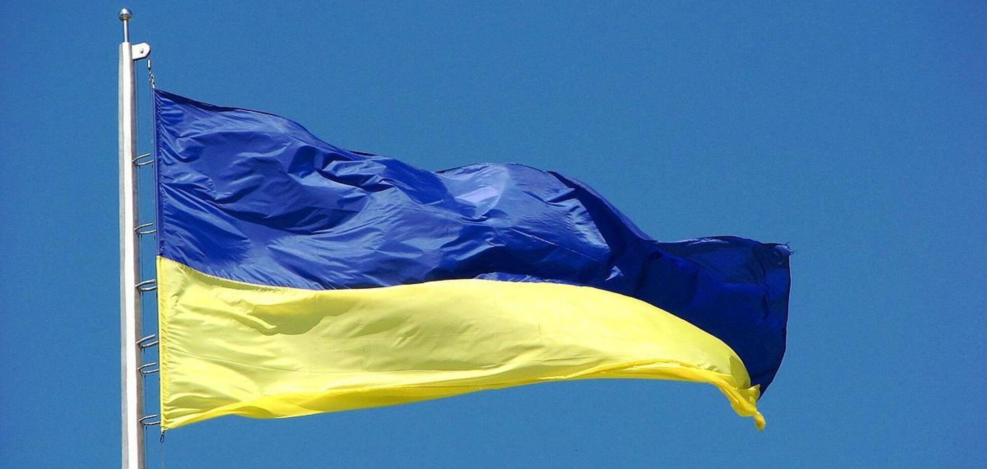 Українцям час дорослішати, або Без політики вже не вийде