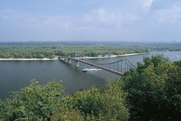 Холмы и зелень в Киеве