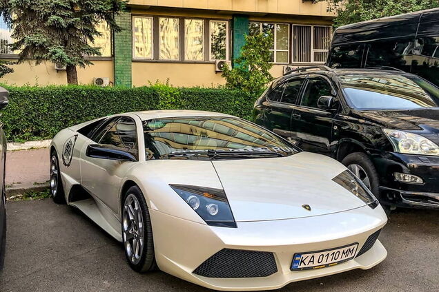 У столичному дворі помітили Lamborghini Murcielago LP640