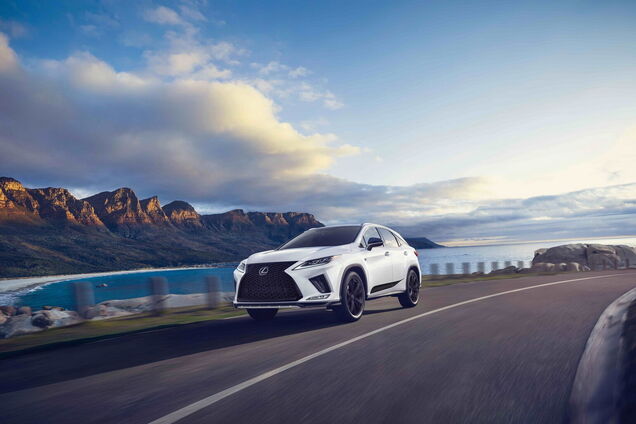 Lexus расширил семейство кроссоверов