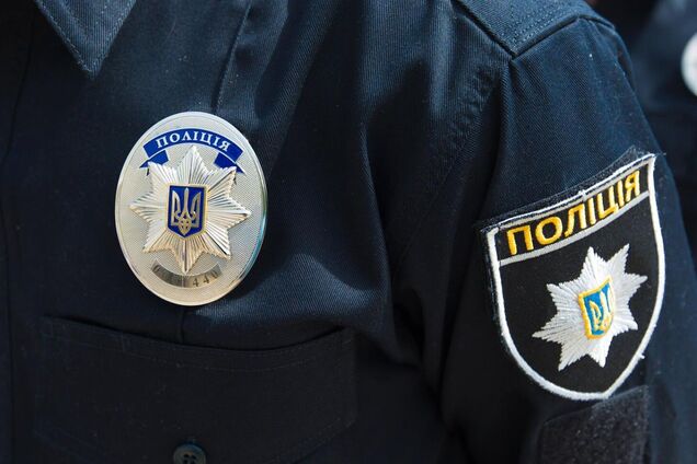 На Київщині автомобіль на смерть переїхав пенсіонера, який спав на дорозі