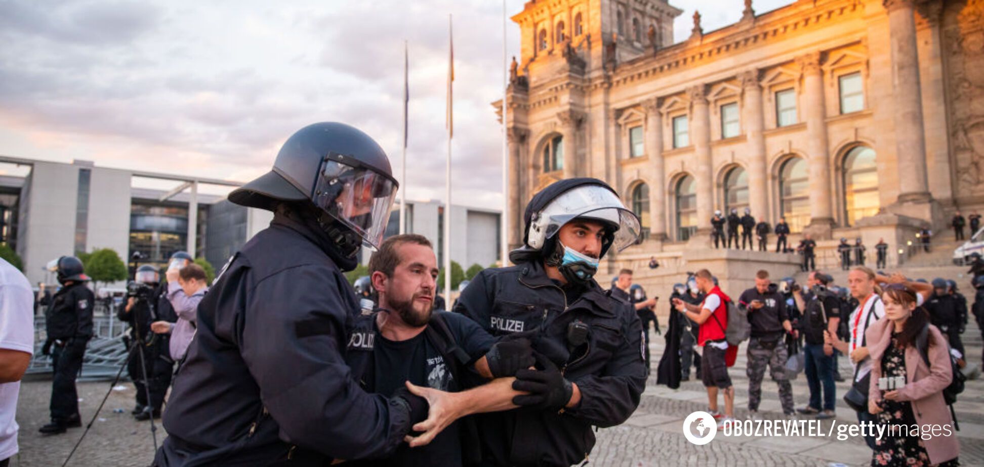 Берлін охопили протести проти COVID-обмежень: понад 300 затриманих. Фото і відео