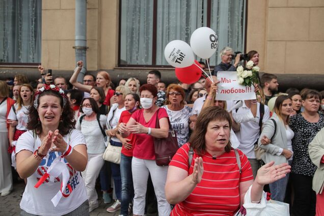 Розовые сказки белорусского протеста
