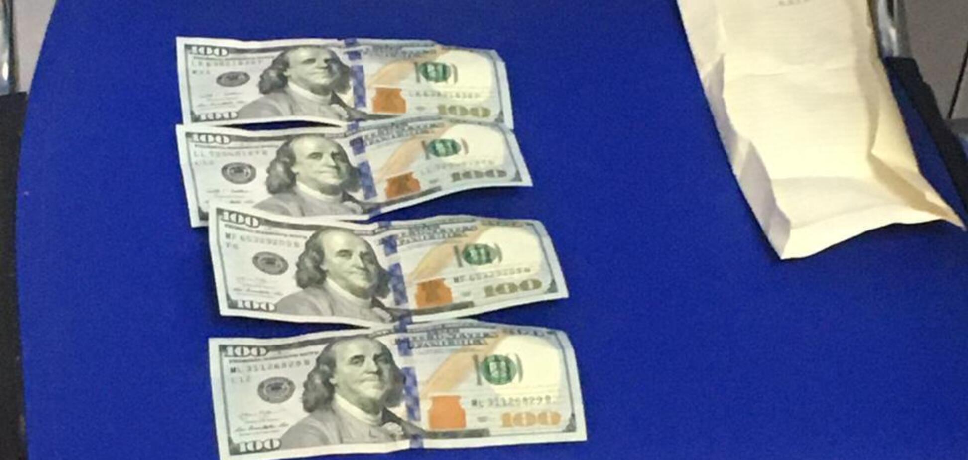 В 'Борисполе' девушку поймали на взятке пограничнику