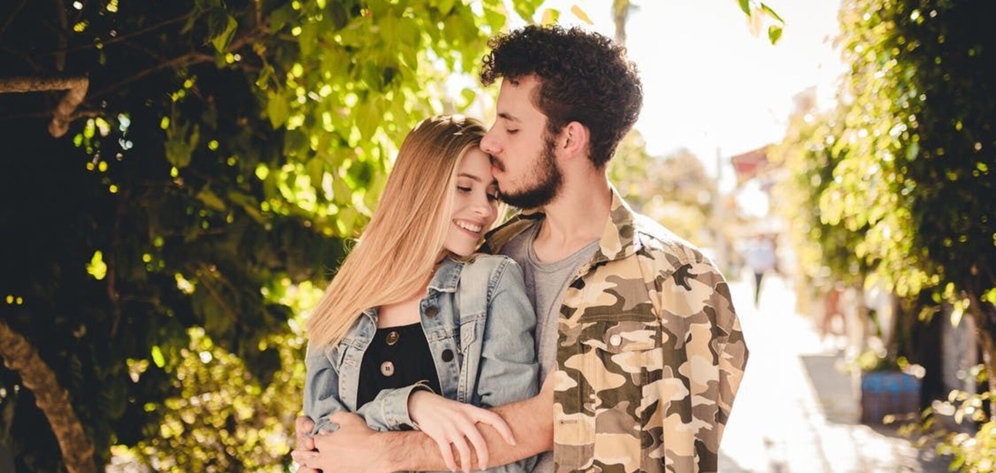 Названо дрібниці, які обожнює кожен чоловік у стосунках