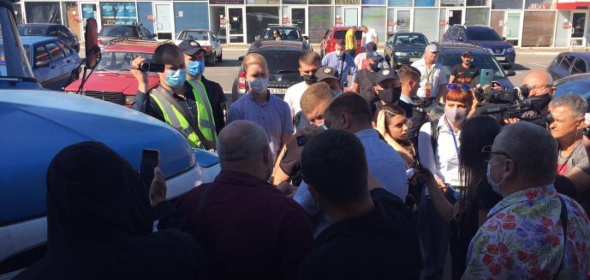 Предприниматели ТЦ 'Барабошово' в Харькове обвинили полицию в запугивании