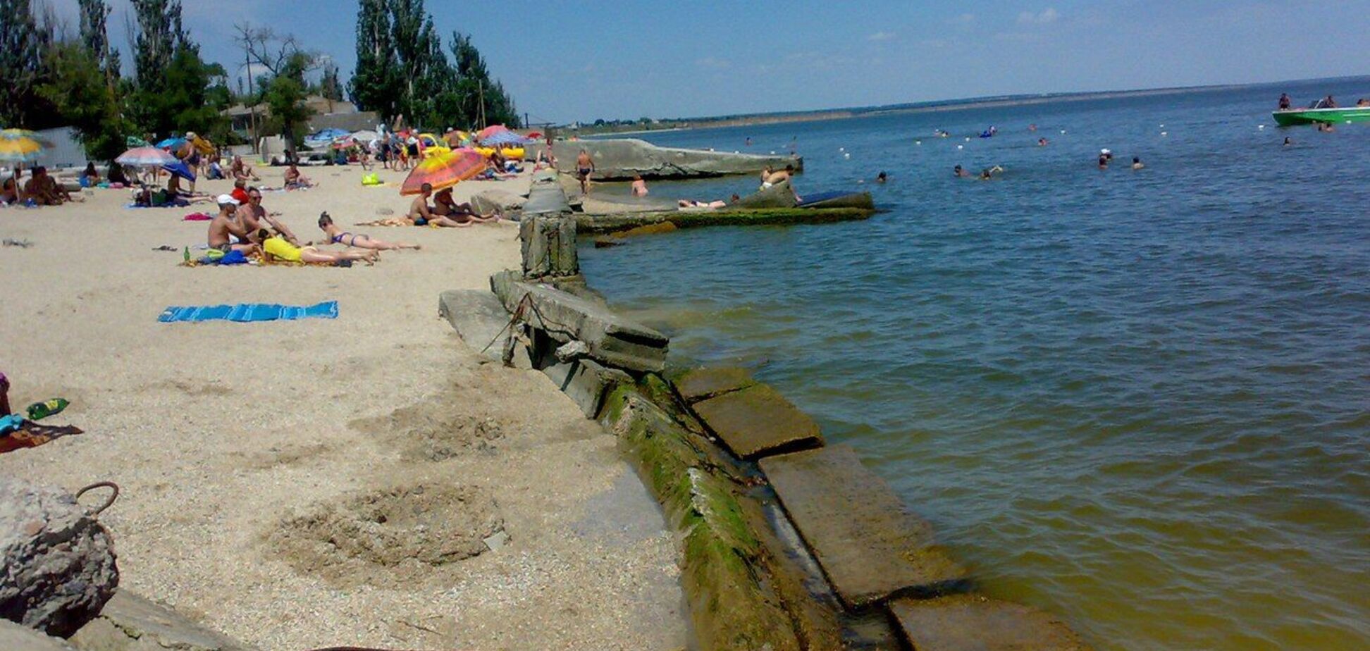 Пляж у селищі Сєдово