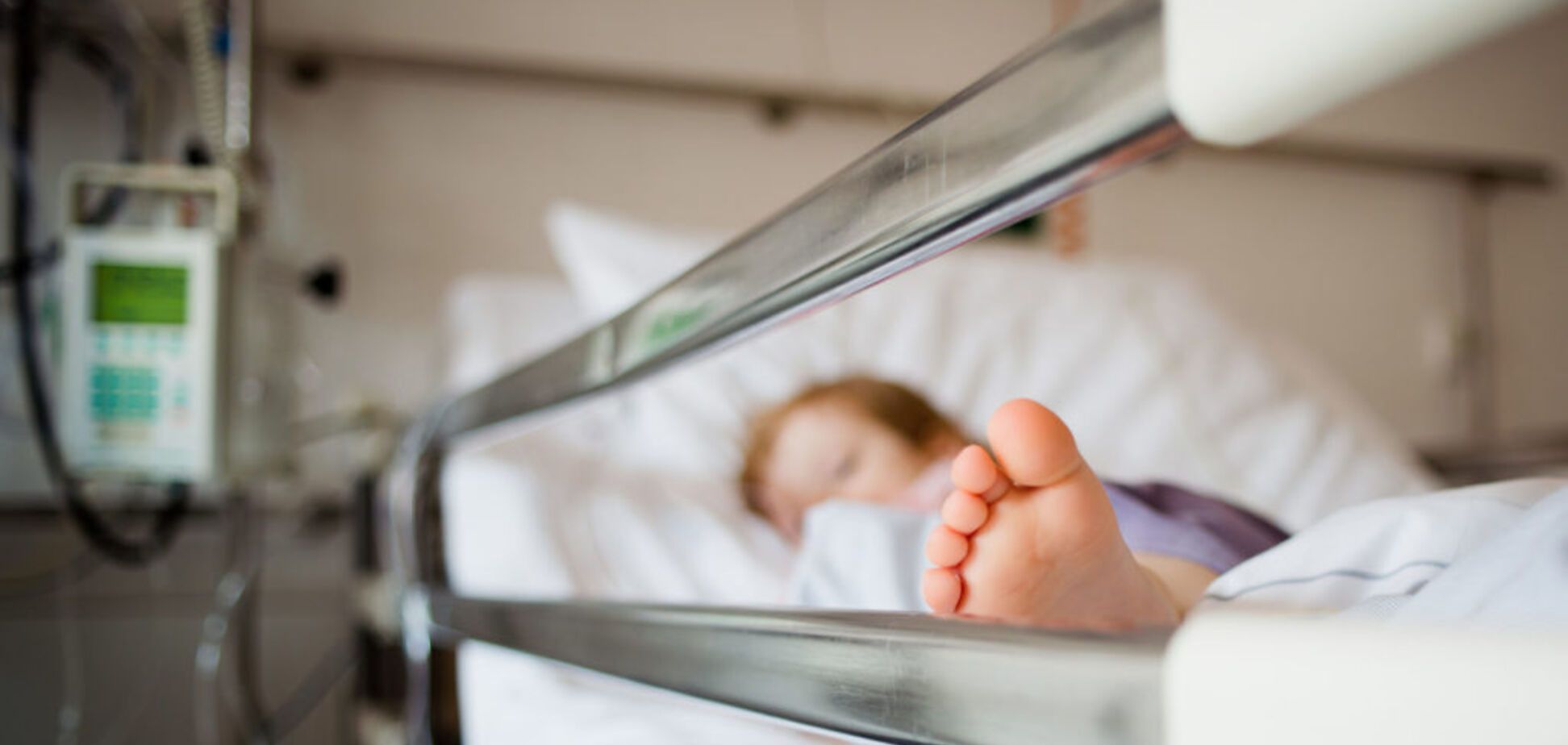 У Дніпрі рятують півторарічну дівчинку з тяжкою інфекцією: потрібна допомога