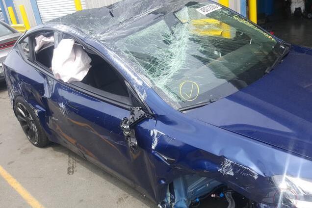 Разбитый Tesla Model Y направляется в Украину. Фото: topgir.com.ua