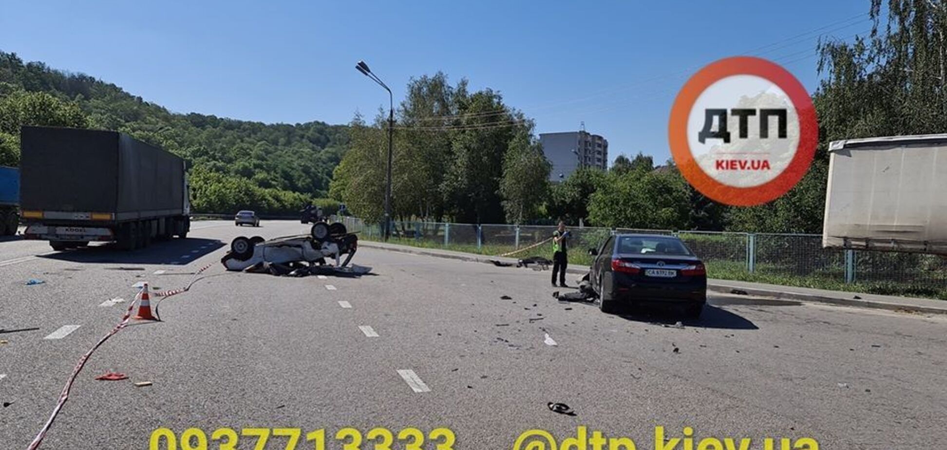 Під Києвом авто після ДТП розірвало на шматки, загинула людина