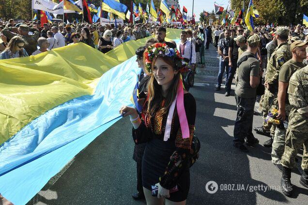 День Государственного флага Украины был установлен в 2004 году