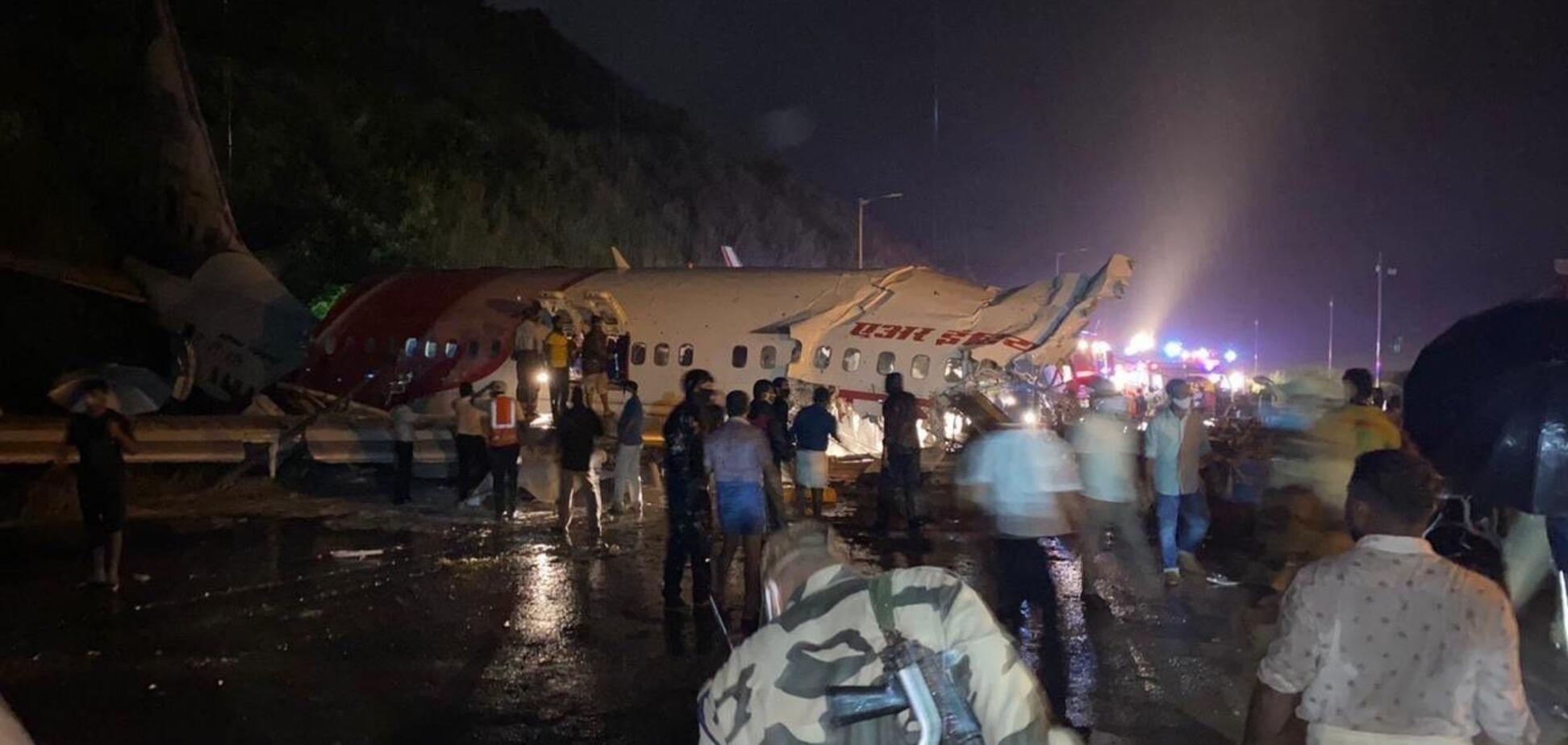 В результате крушения самолета в Индии есть погибшие и пострадавшие