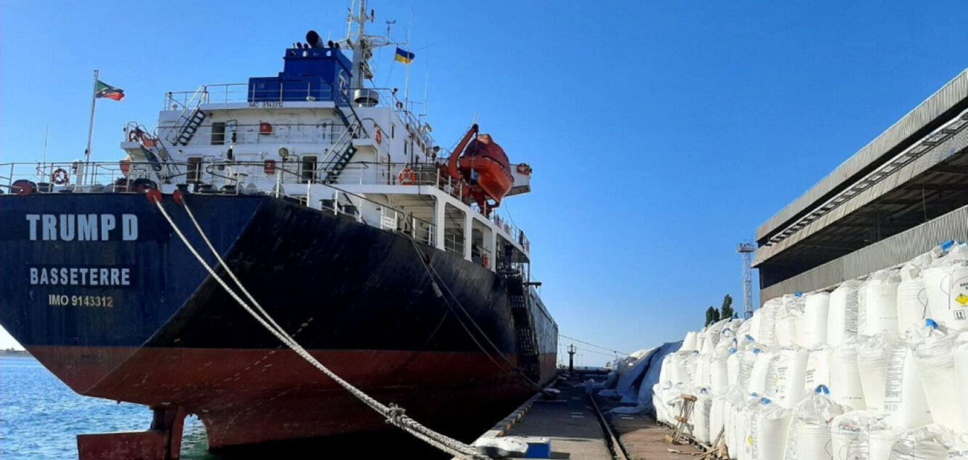 В порту 'Пивденный' хранят 10 тысяч тонн селитры: найдена схожесть с Бейрутом