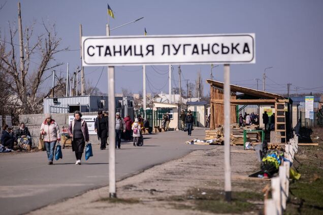 На двох КПВВ на Донбасі утворилися черги