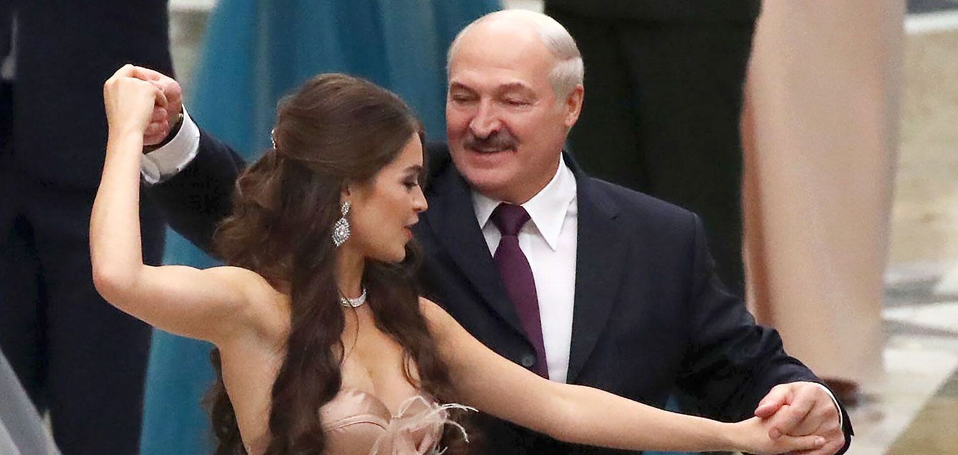 Лукашенко зі своєю молодою пасією